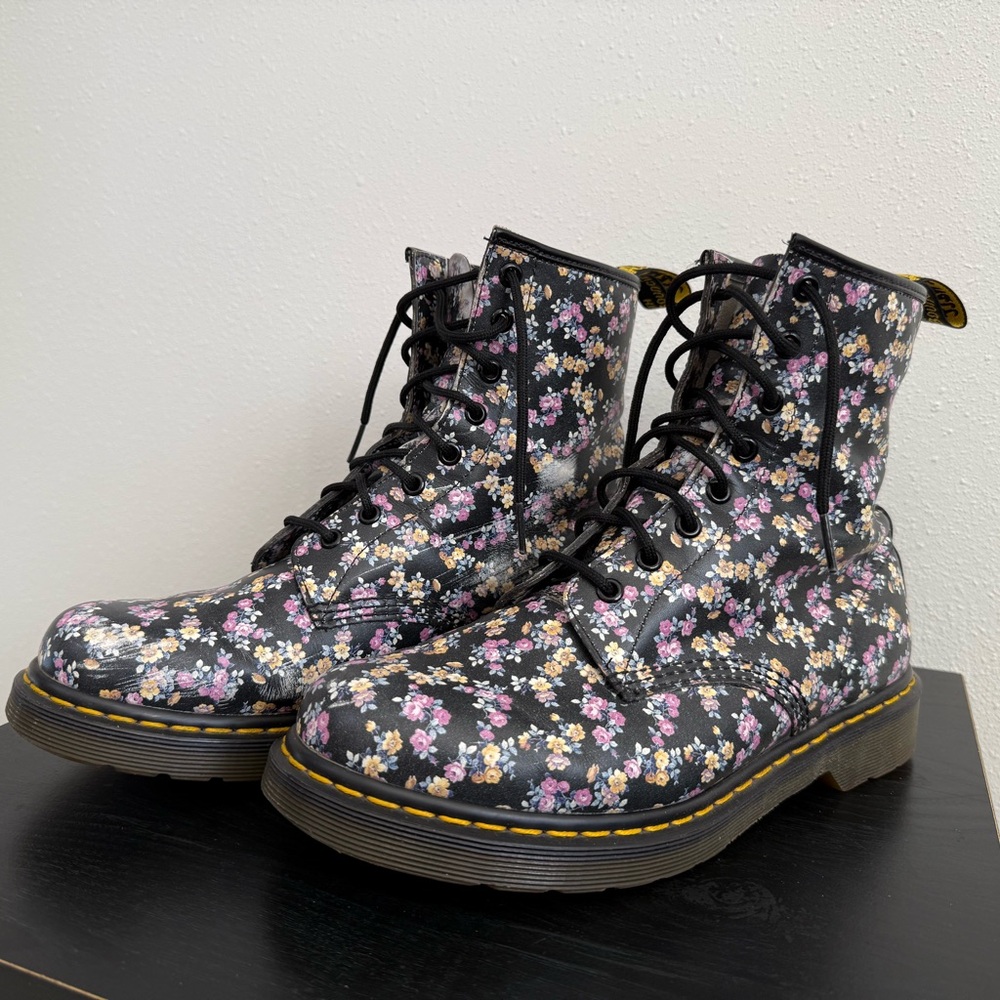 Dr. Martens 1460 Floral Lace Up Combat Boots US 10 Black Multi - Picture 2 of 10